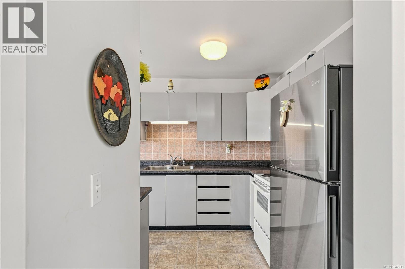 977 Highview Terr - 11