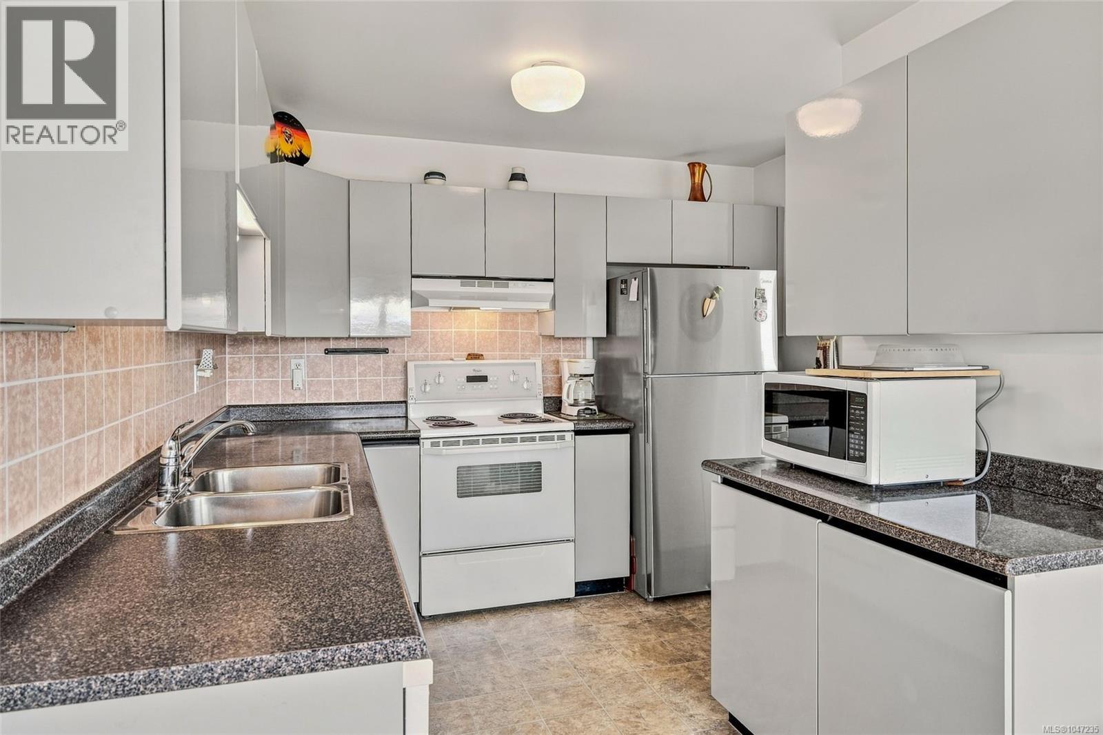977 Highview Terr - Image 12