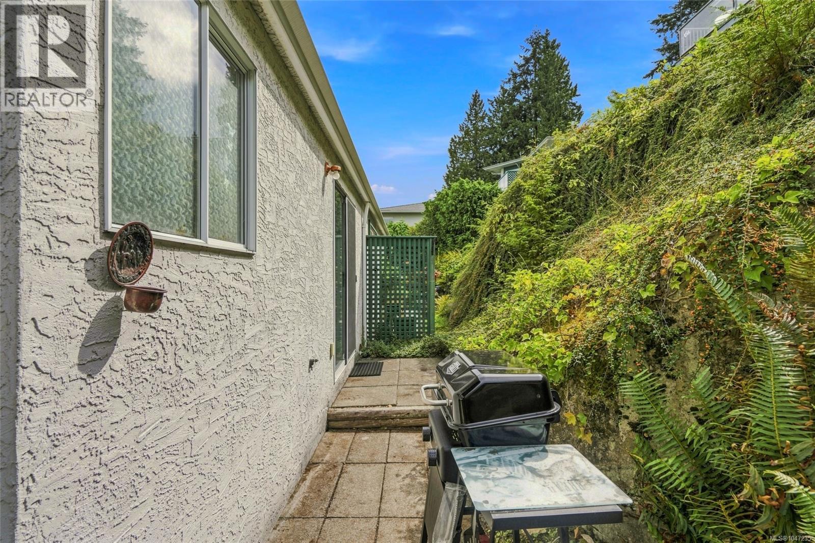 977 Highview Terr - Image 24