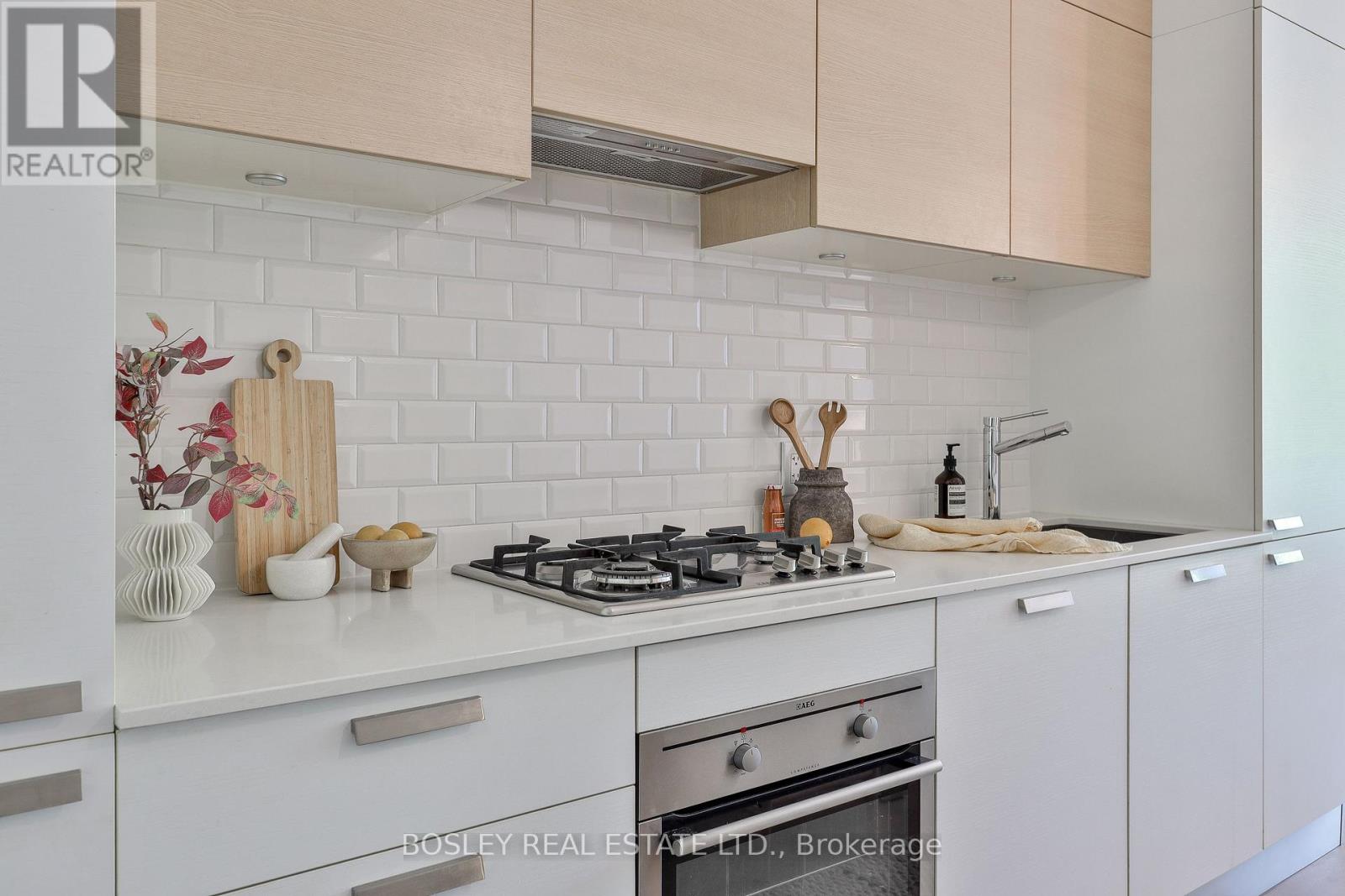 #102 245 PERTH AVENUE - Image 5