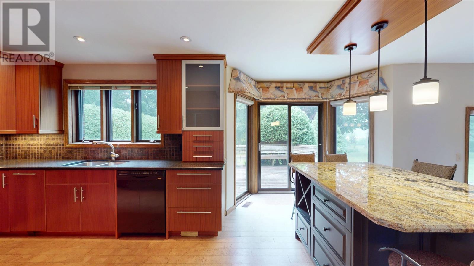 109 Greenview LN - Image 21