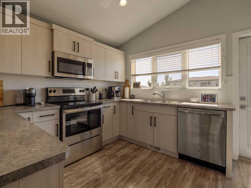333 Crocus Terrace W - 15