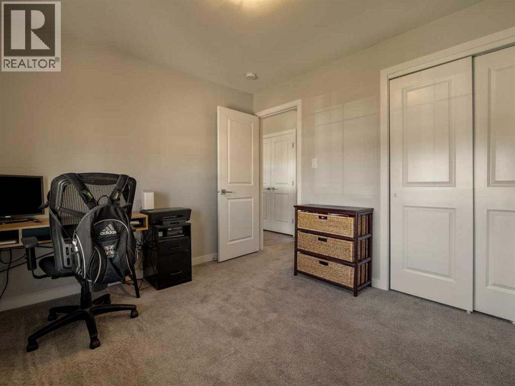 333 Crocus Terrace W - 21