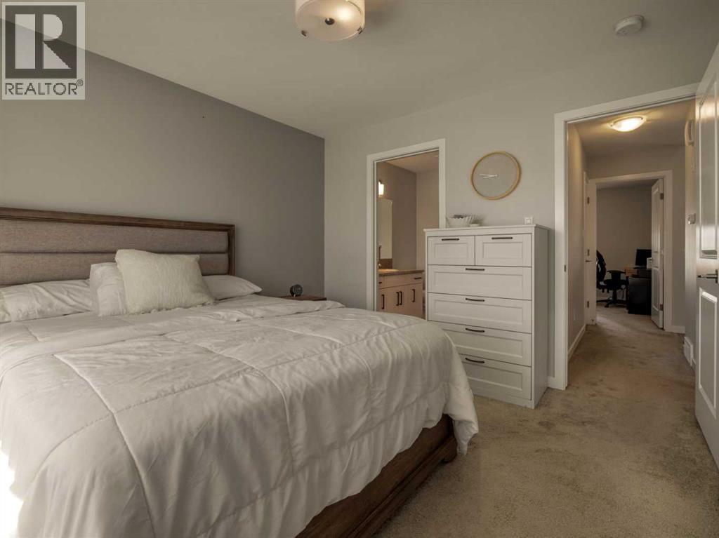 333 Crocus Terrace W - 26