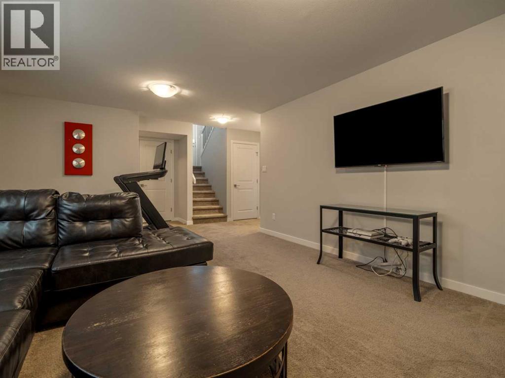 333 Crocus Terrace W - 36