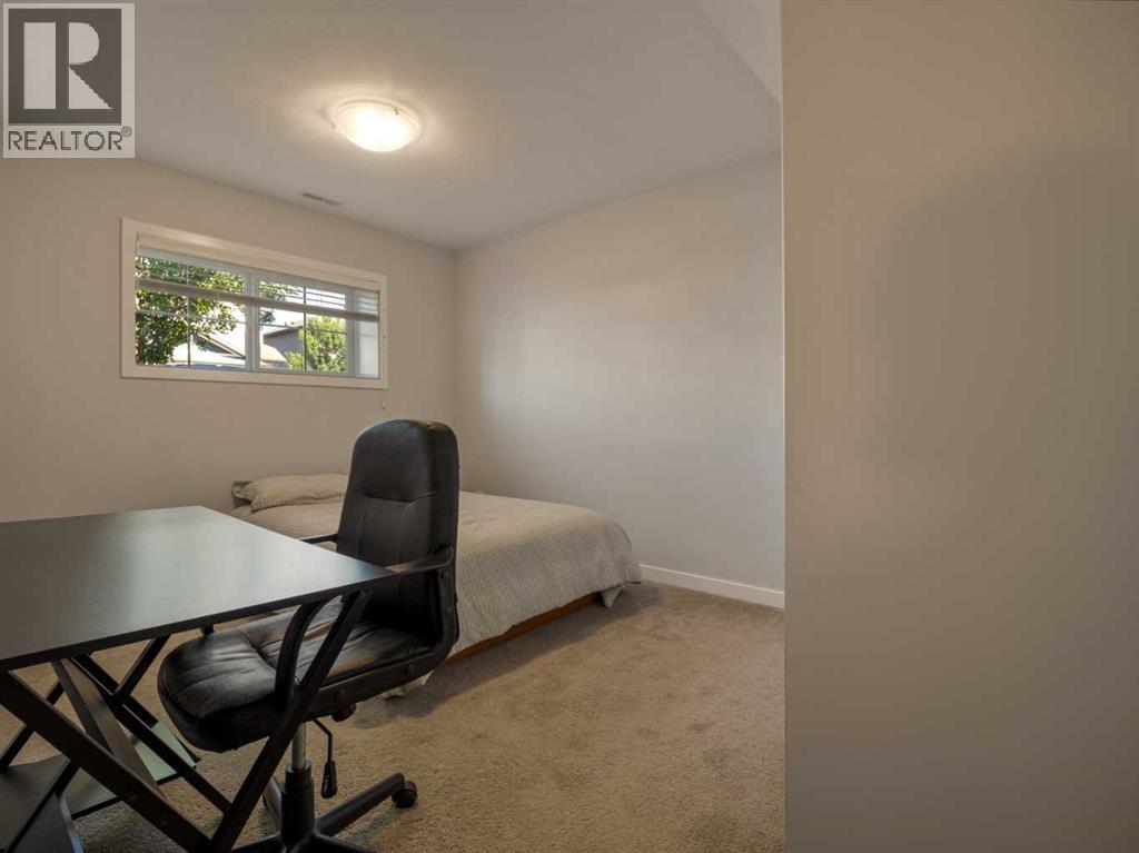 333 Crocus Terrace W - Image 37