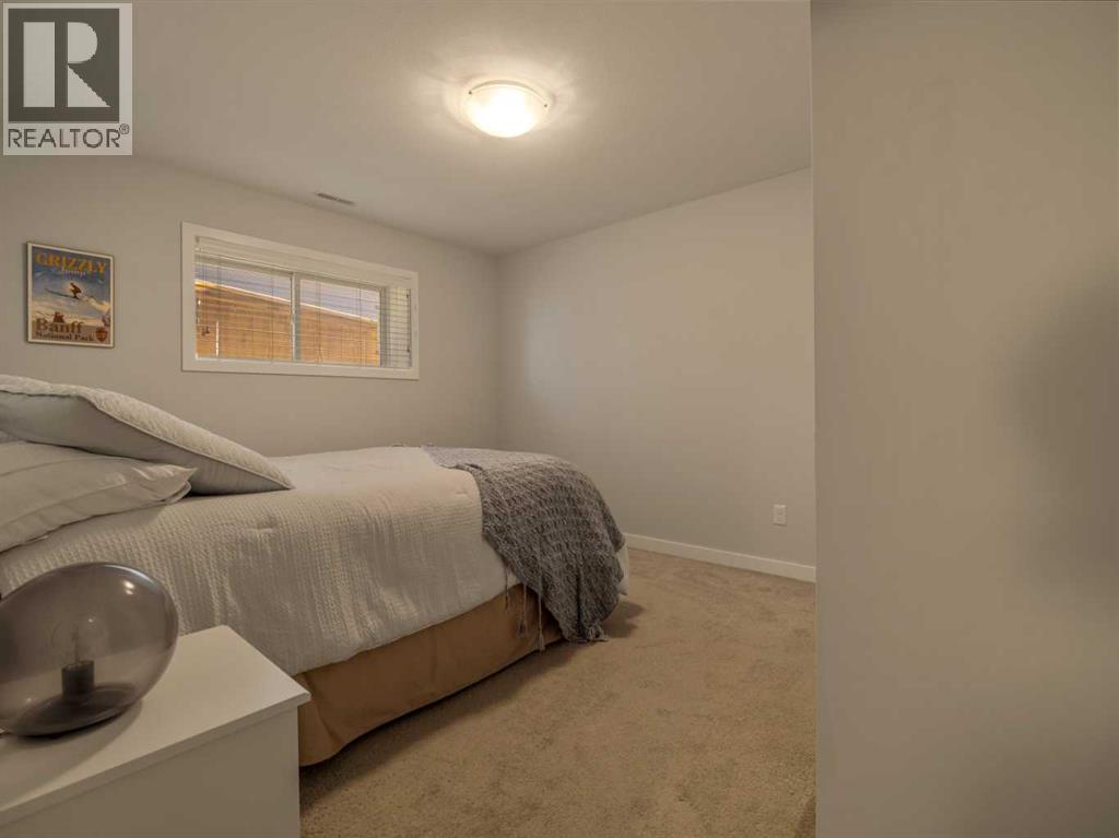 333 Crocus Terrace W - Image 40