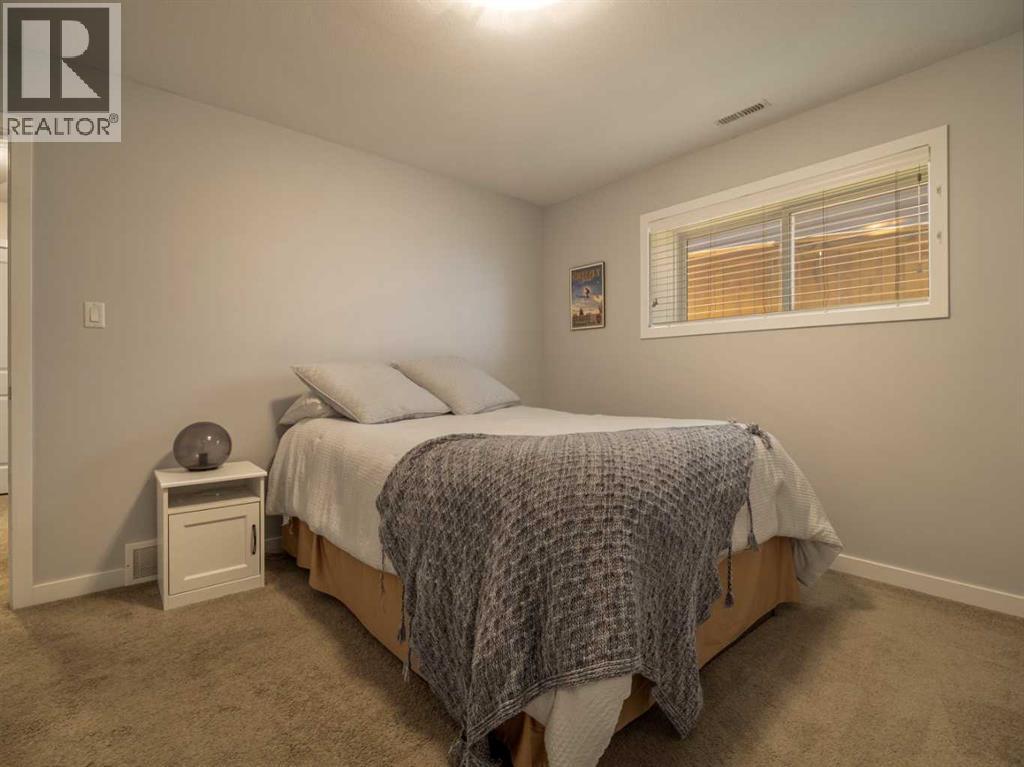 333 Crocus Terrace W - Image 41