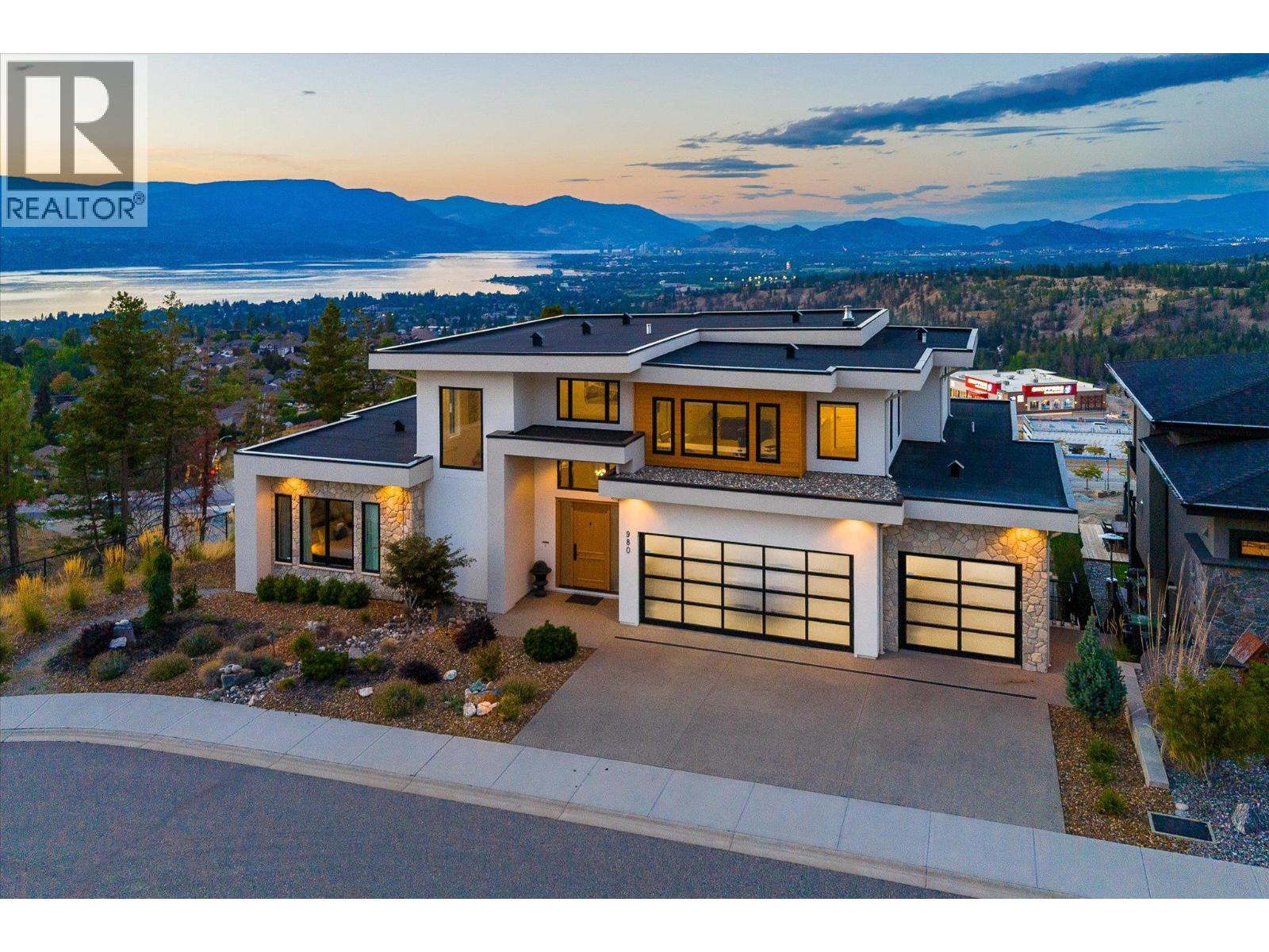 980 Ledgeview Court - 1
