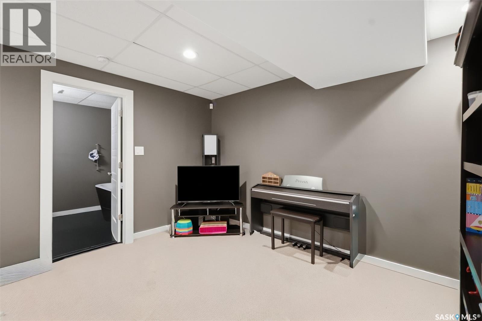 518 Klassen CRESCENT - 26