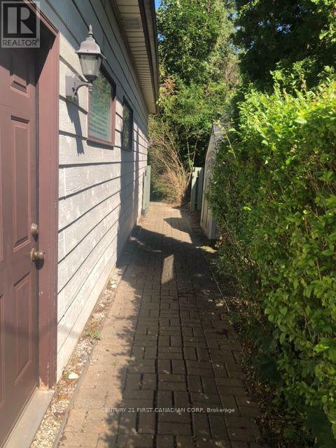 1806 PARKHURST AVENUE - 3