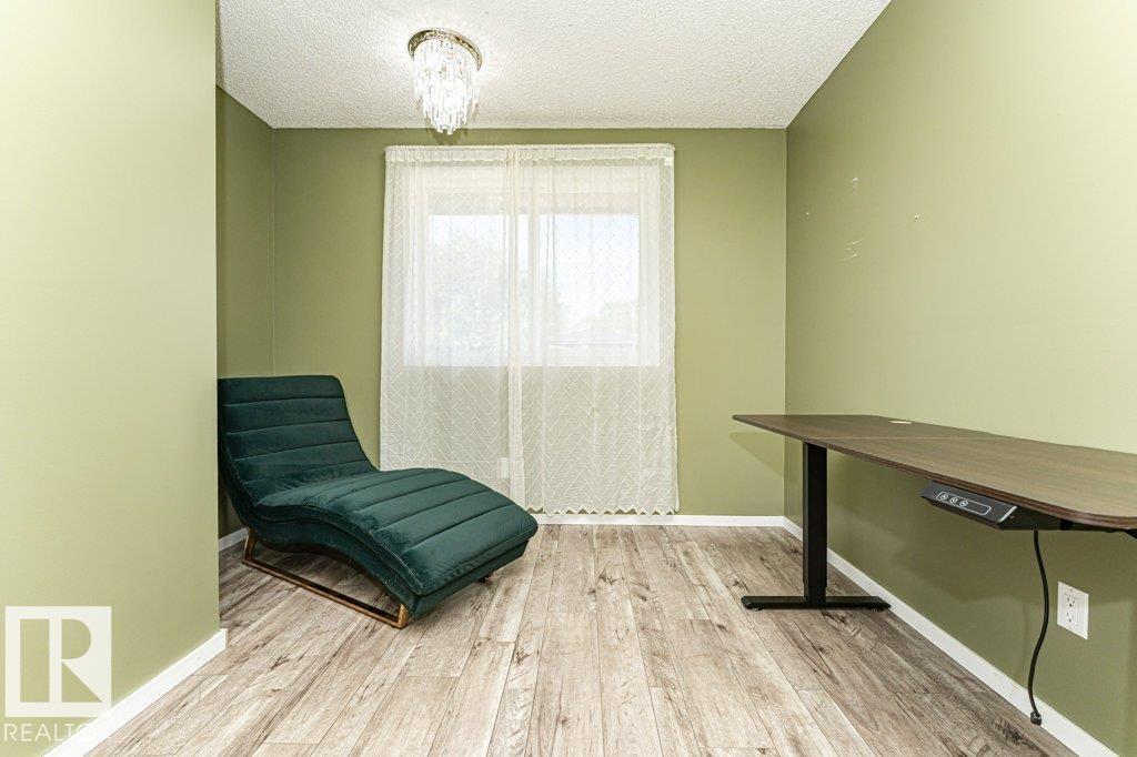 #38 8930 99 AV - 53
