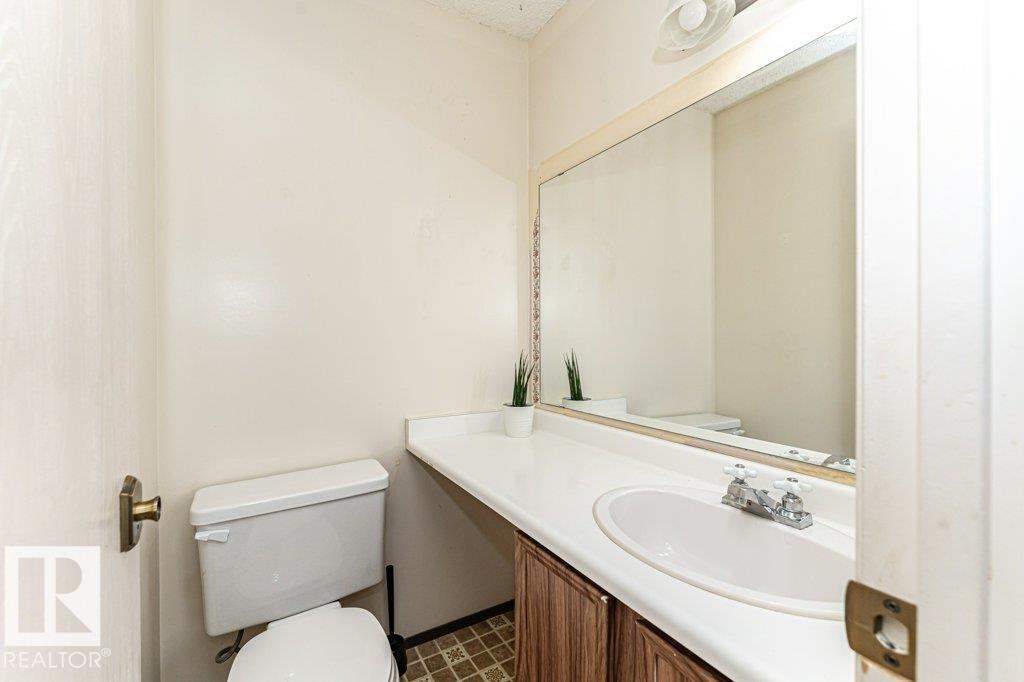 #38 8930 99 AV - Image 49