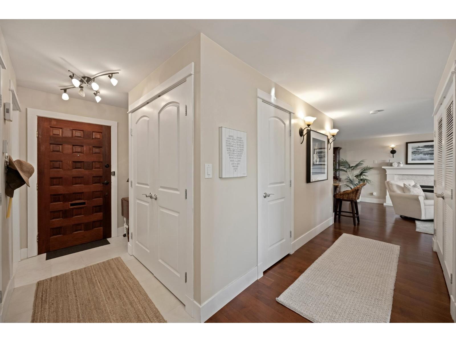 204 15070 PROSPECT AVENUE, White Rock