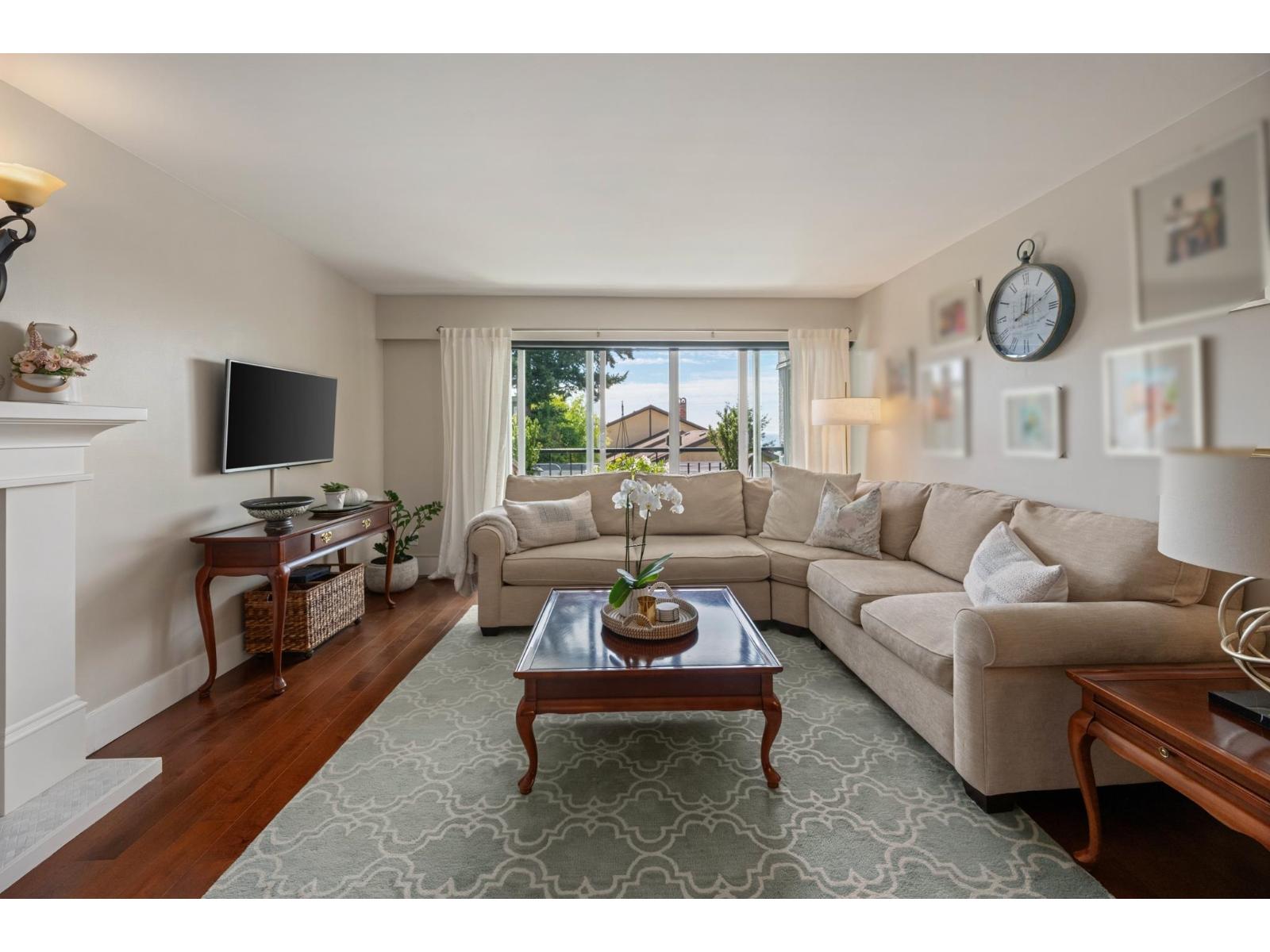 204 15070 PROSPECT AVENUE, White Rock