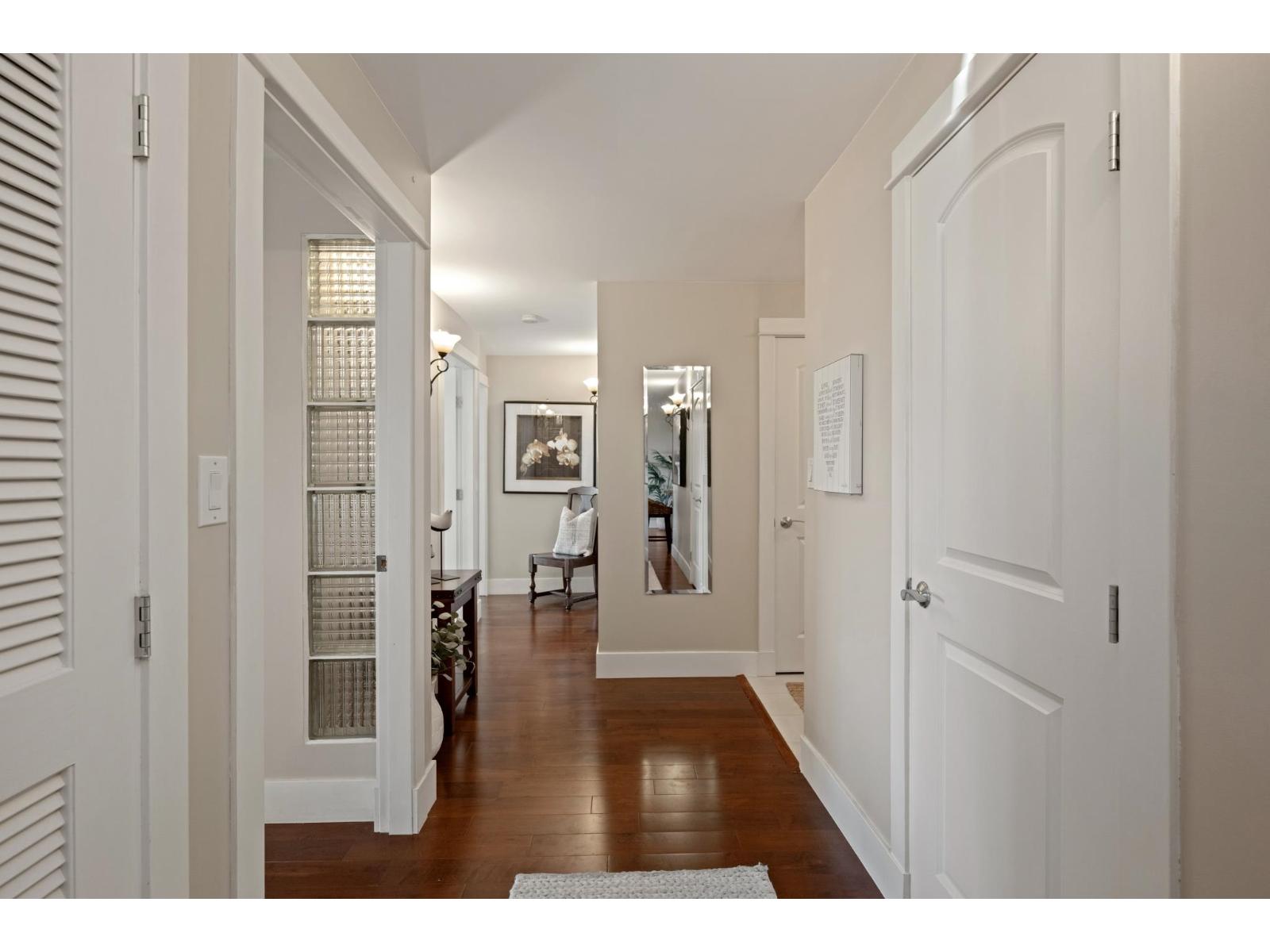 204 15070 PROSPECT AVENUE, White Rock
