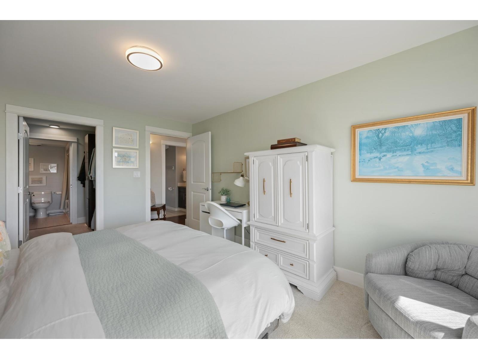204 15070 PROSPECT AVENUE, White Rock