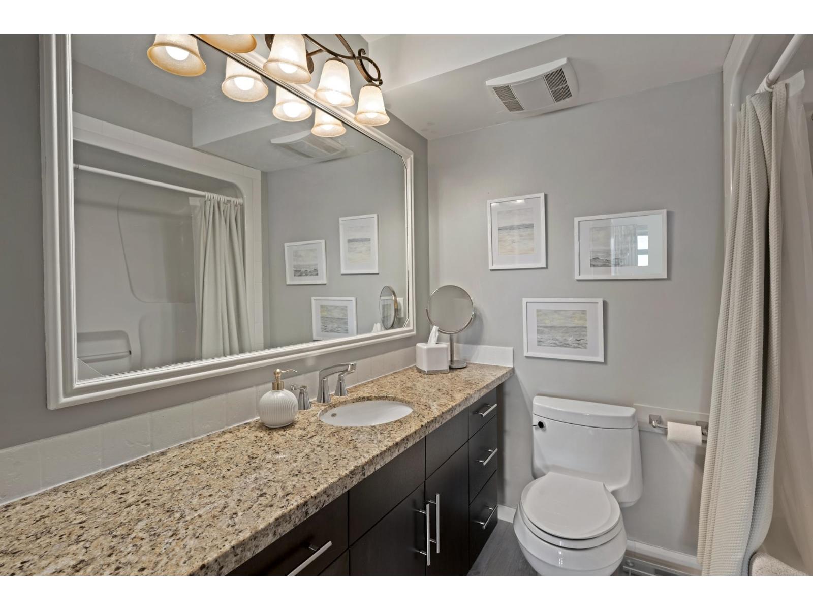 204 15070 PROSPECT AVENUE, White Rock
