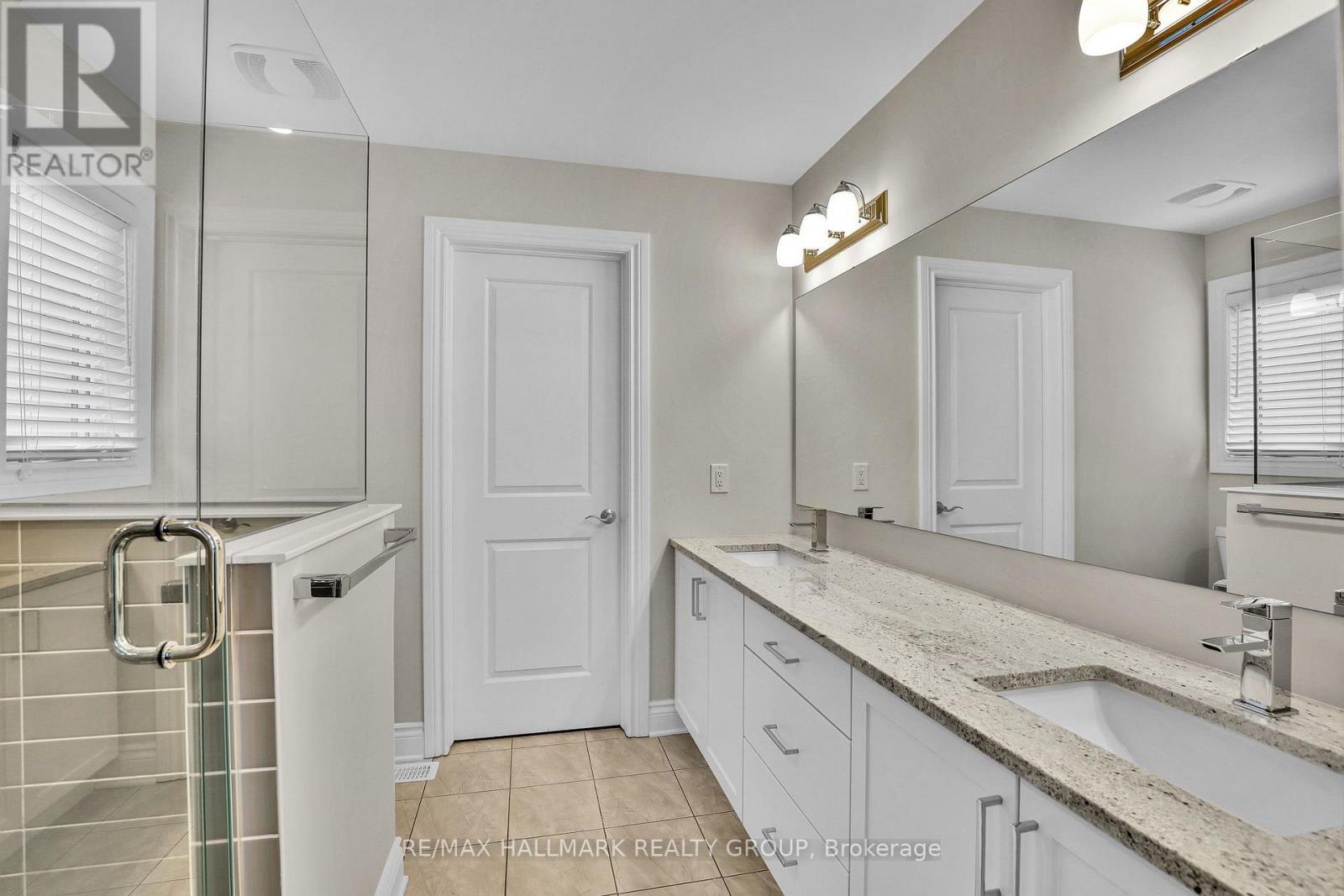 58 ZAATIIK GROVE - Image 16