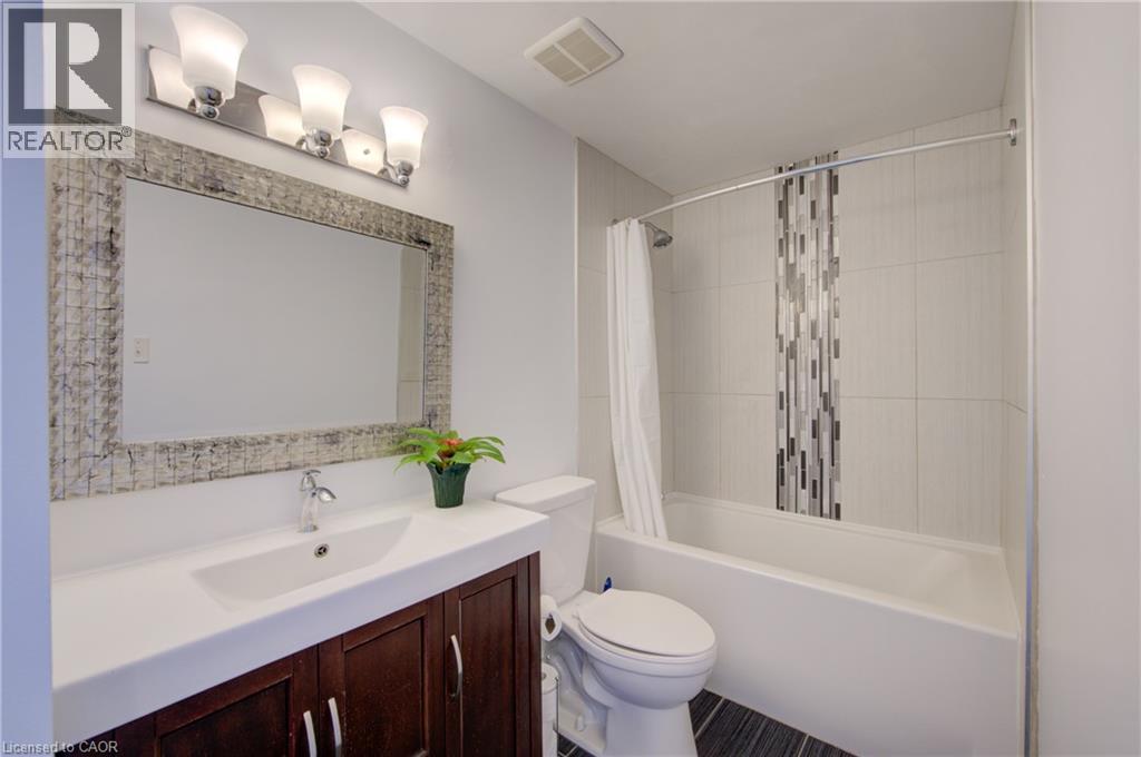 #9 375 HOLIDAY INN Drive - Image 17