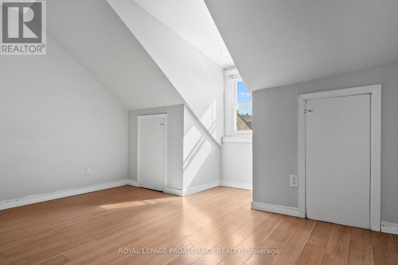 10 RIDEAU STREET - Image 23