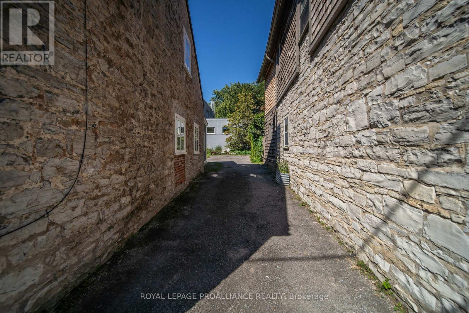 10 RIDEAU STREET - Image 35