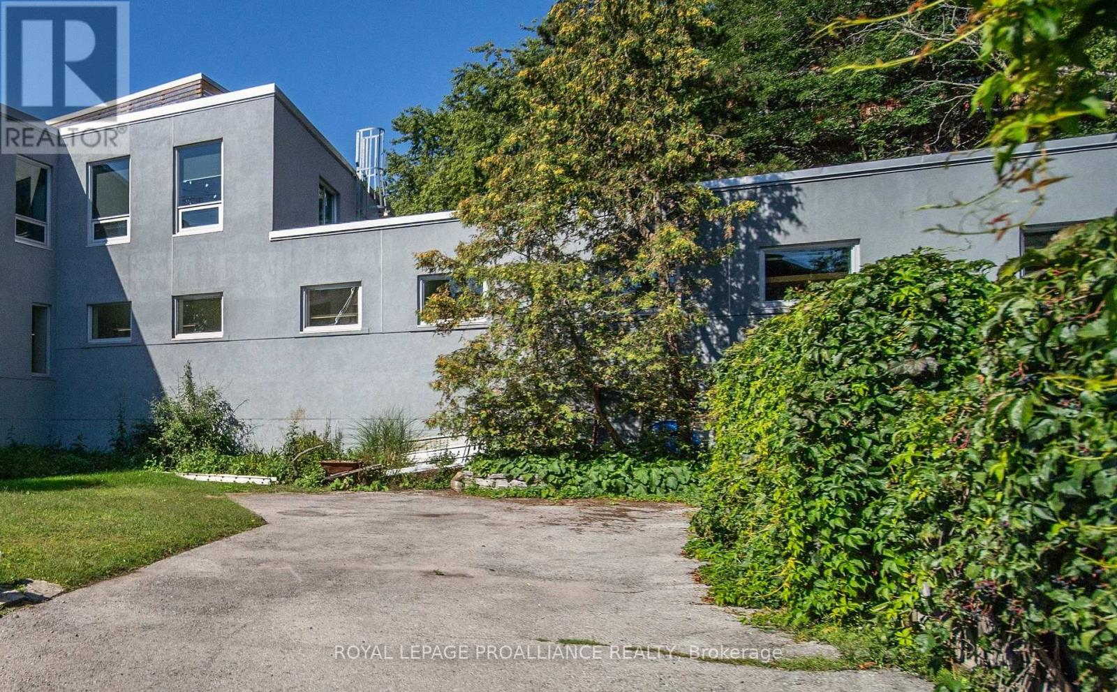10 RIDEAU STREET - 36