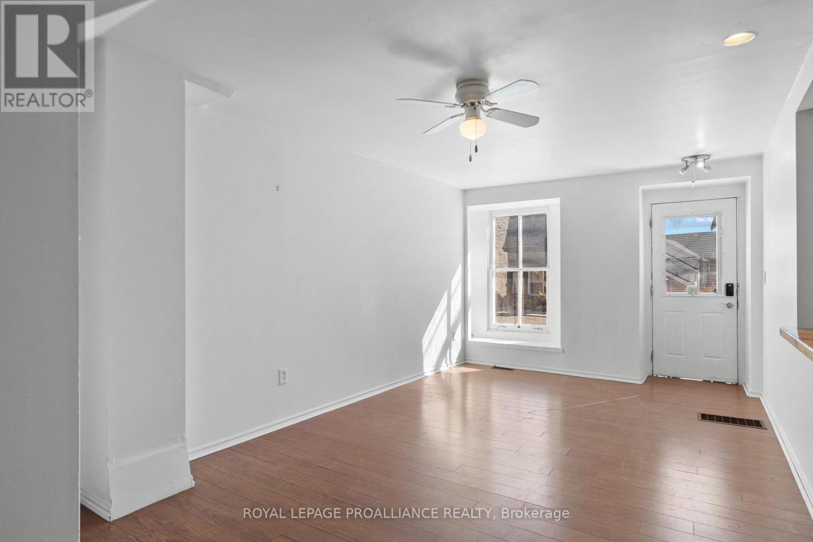 10 RIDEAU STREET - Image 7