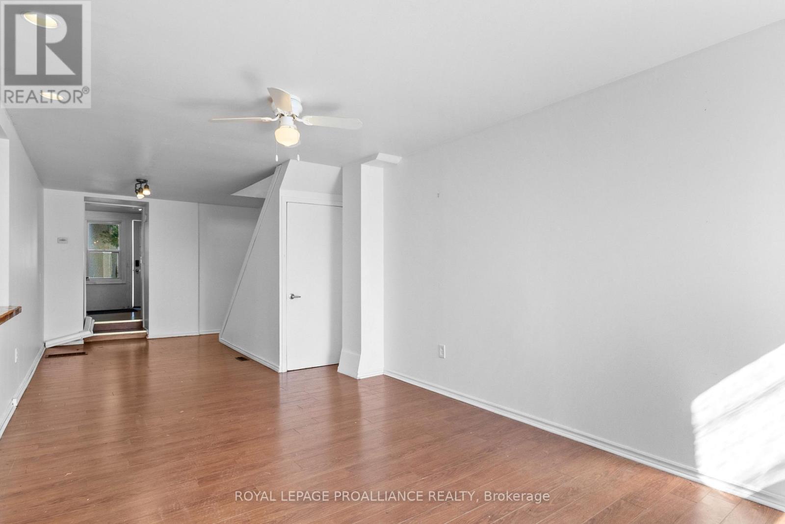 10 RIDEAU STREET - Image 8