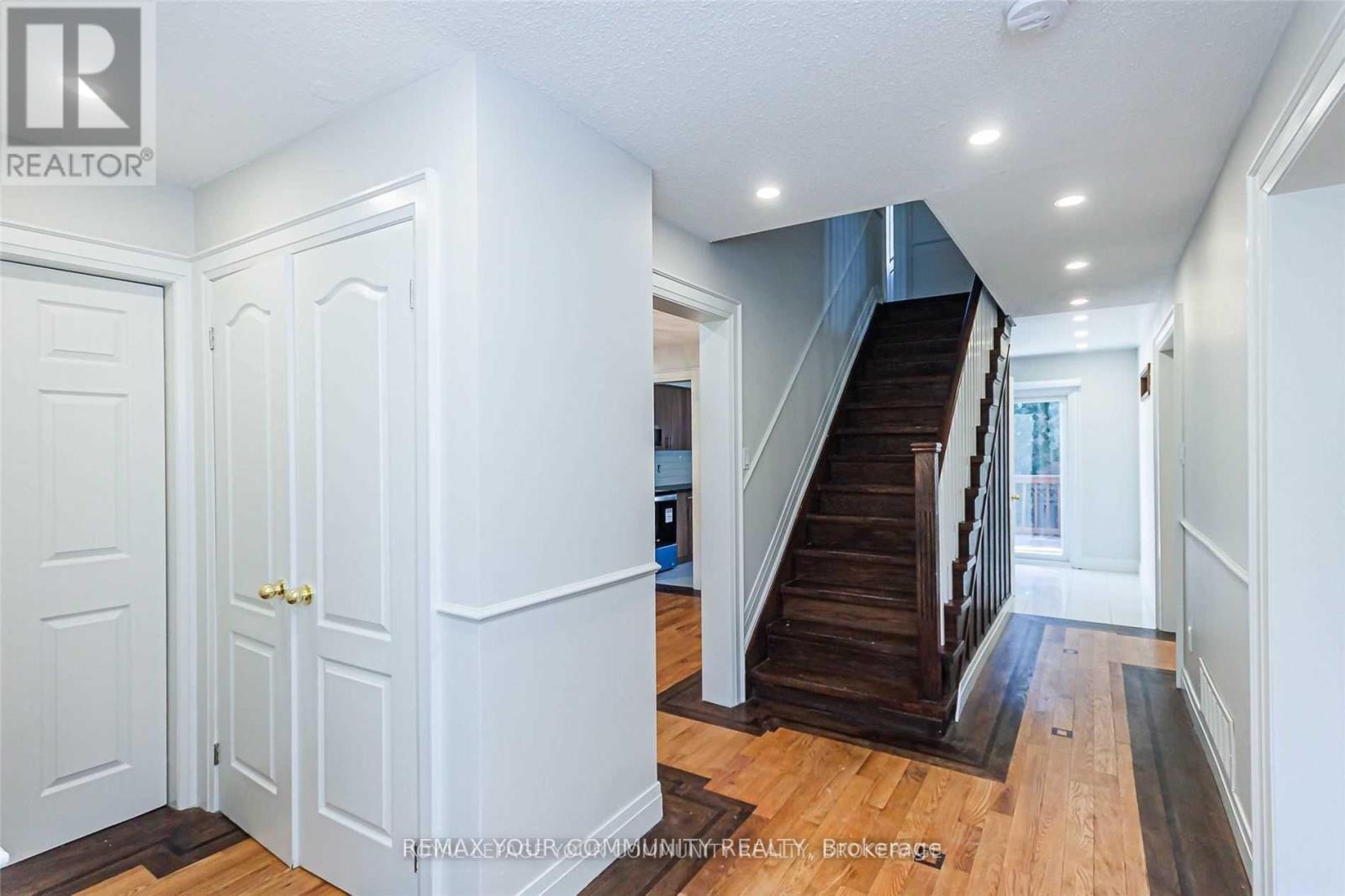 1138 Thimbleberry Circle, Oshawa (Eastdale), Ontario, L1K2H1, Oshawa (Eastdale), Ontario — photo 4 of 5