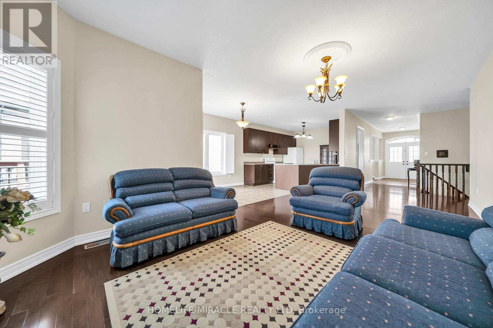 57 BRONZE CRESCENT - 11