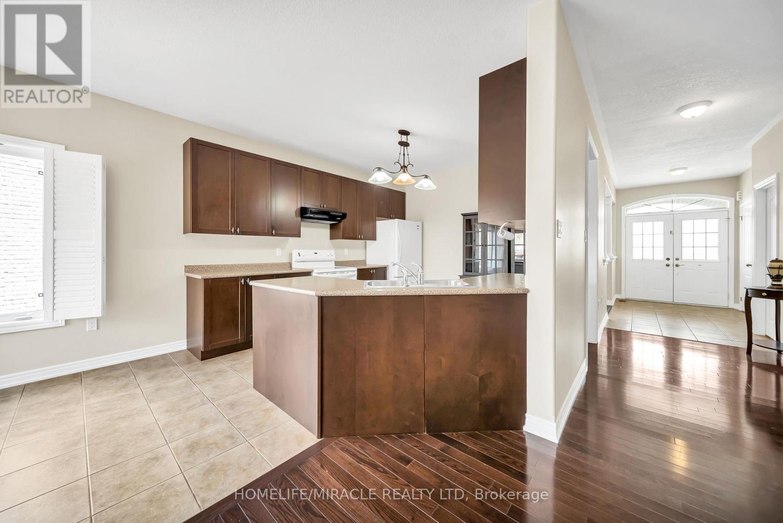 57 BRONZE CRESCENT - 13