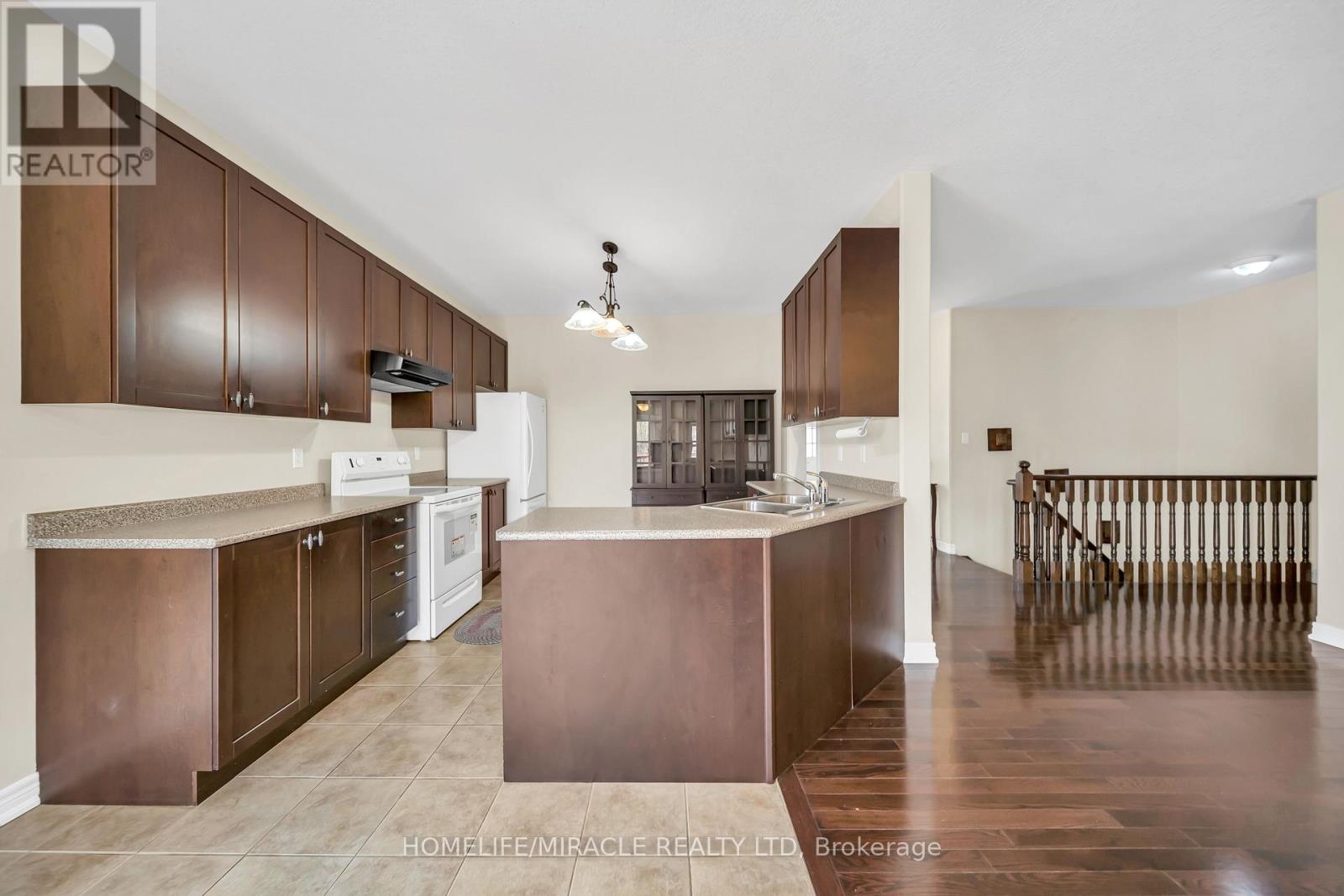 57 BRONZE CRESCENT - 14