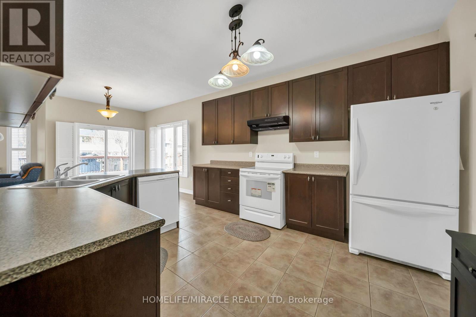 57 BRONZE CRESCENT - 16
