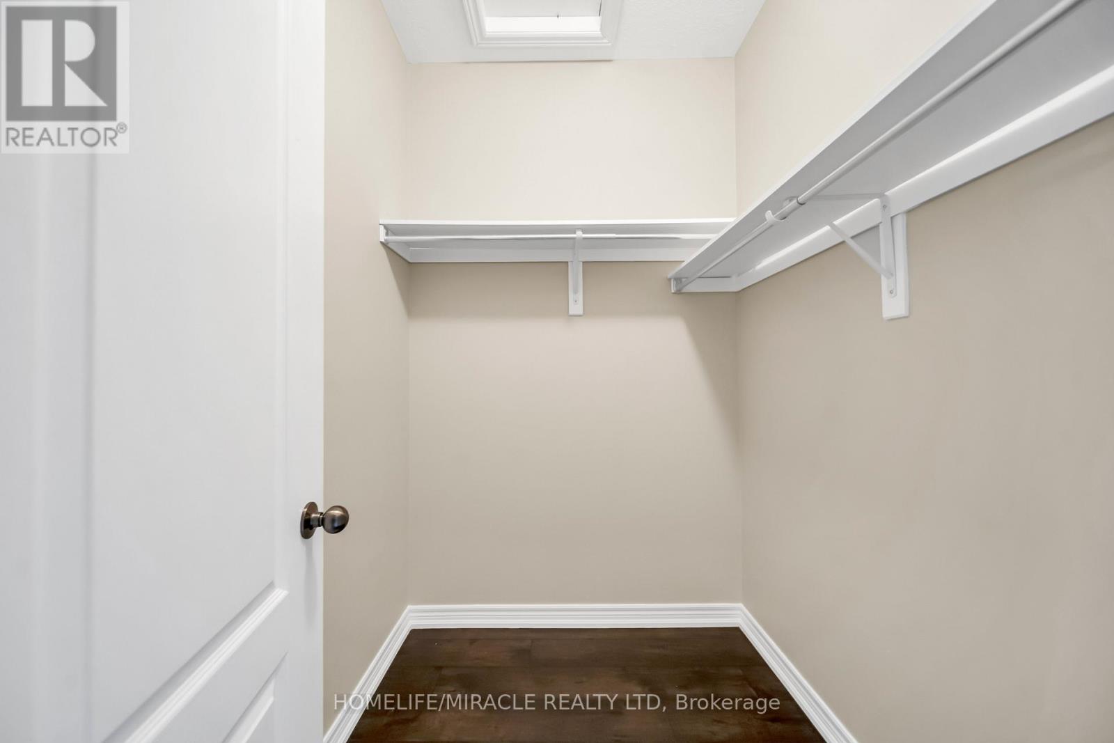 57 BRONZE CRESCENT - 21