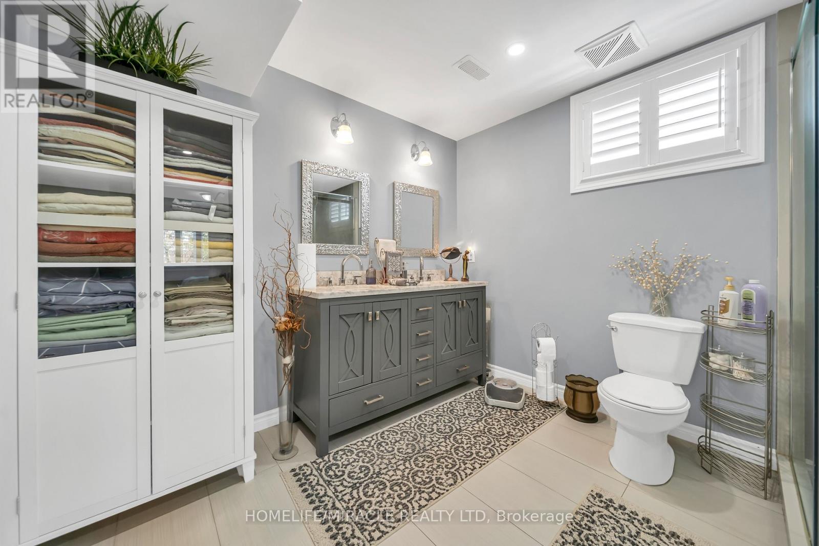 57 BRONZE CRESCENT - 35