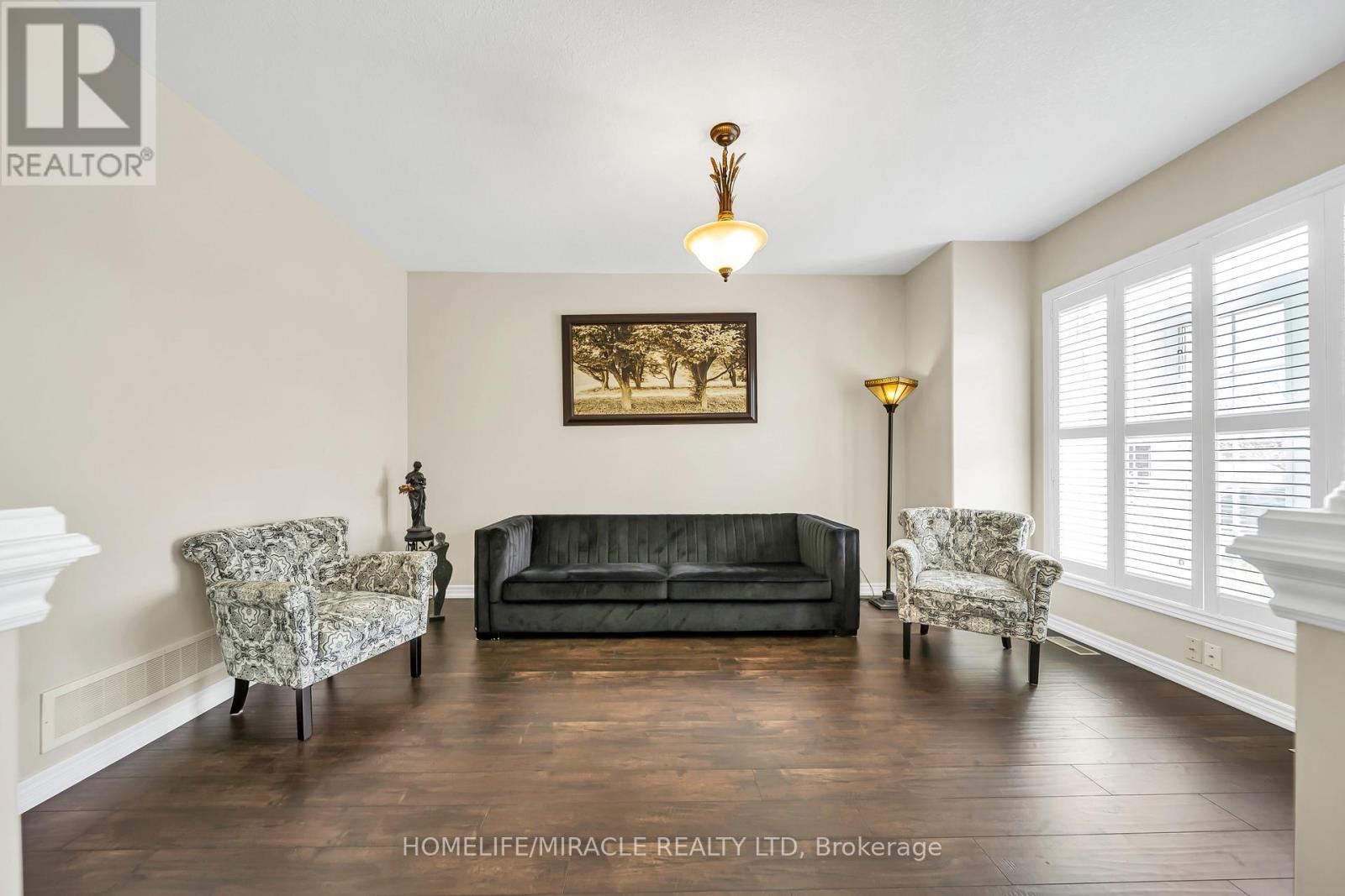 57 BRONZE CRESCENT - Image 6