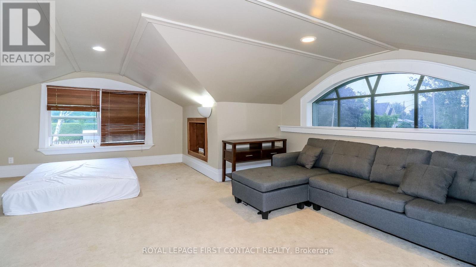 523 LAKE DRIVE E - 37