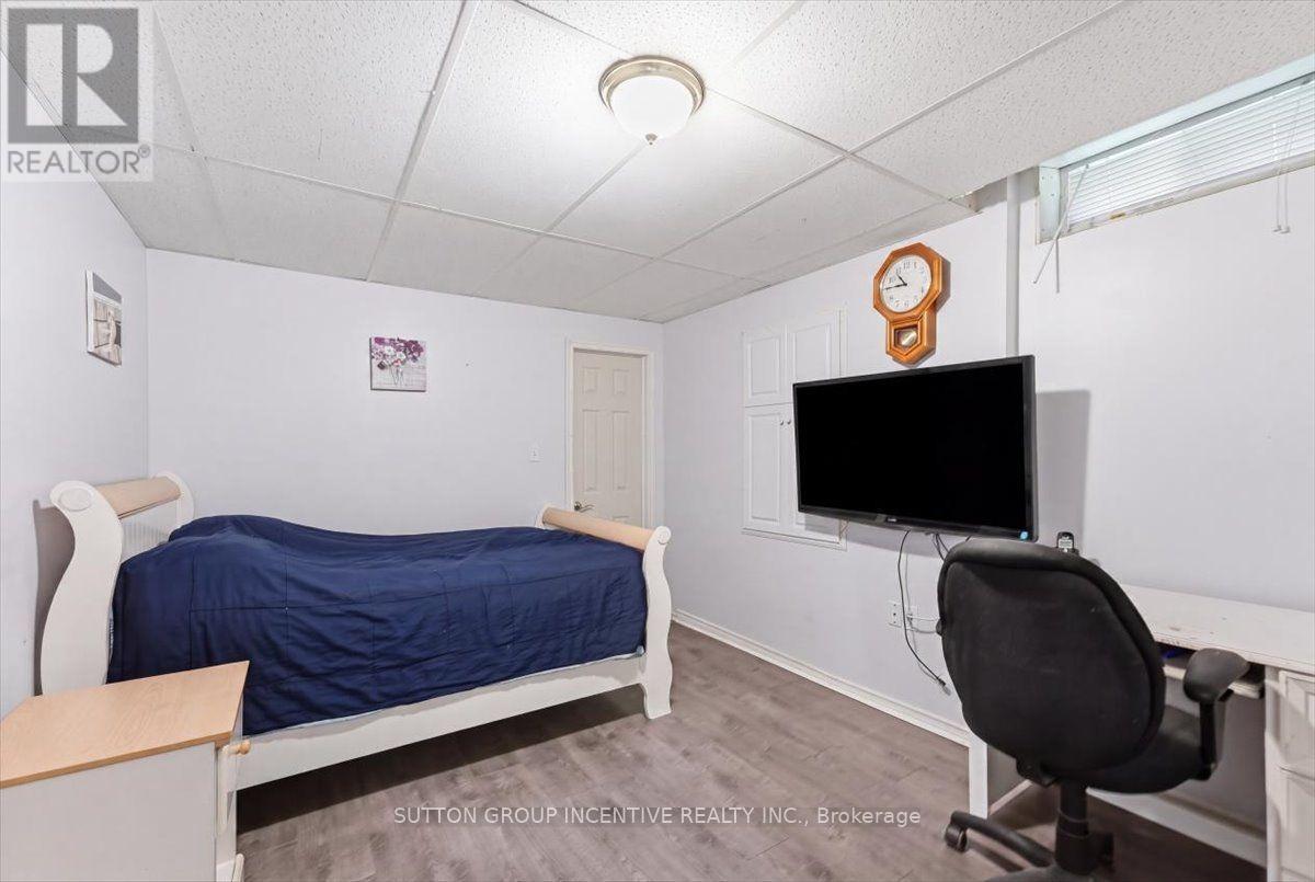 17 WHITE CRESCENT - Image 33