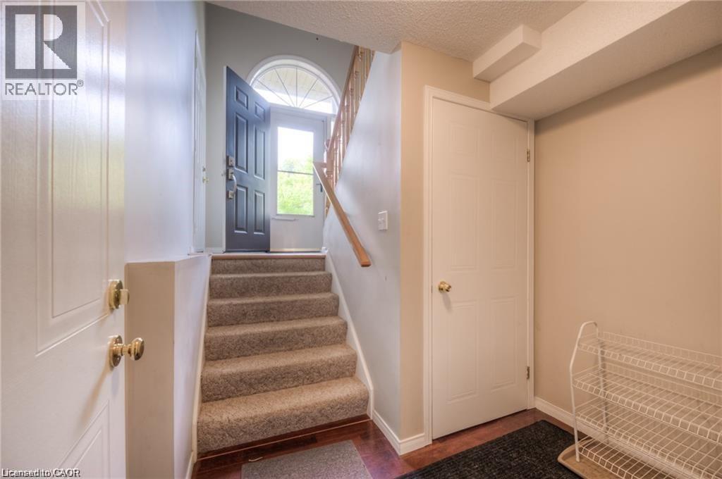 8 MELRAN Drive Unit# 2 — photo 2