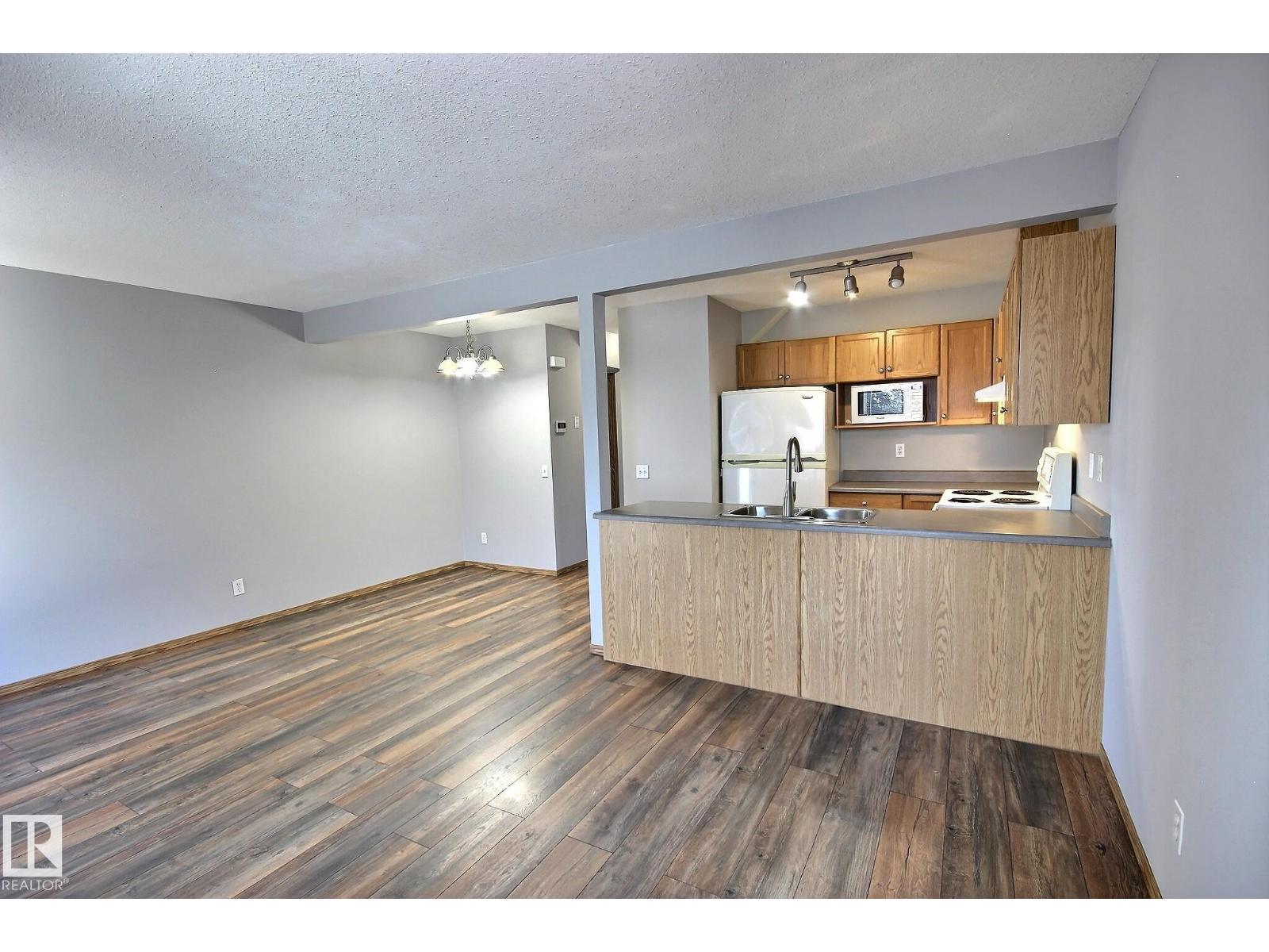 #53 16823 84 ST NW - 5