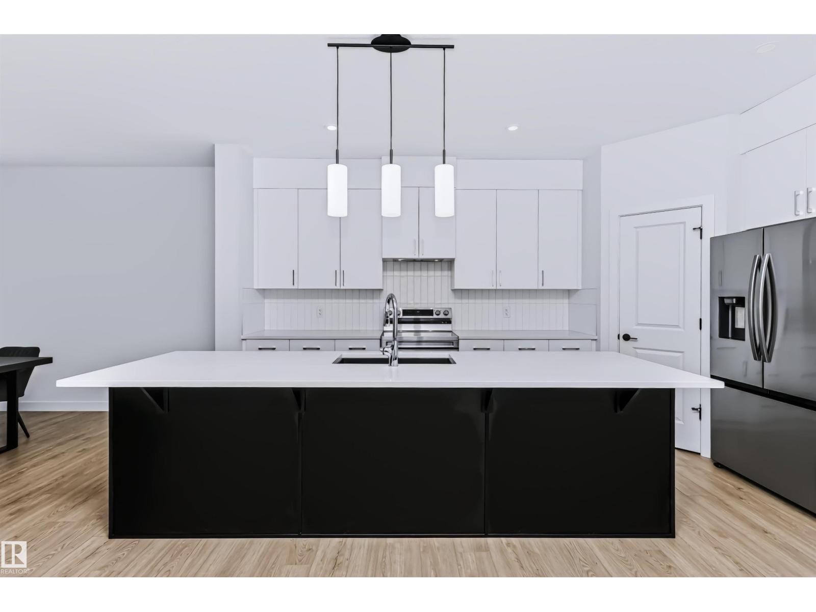 51 ASHBURY CR - Image 4