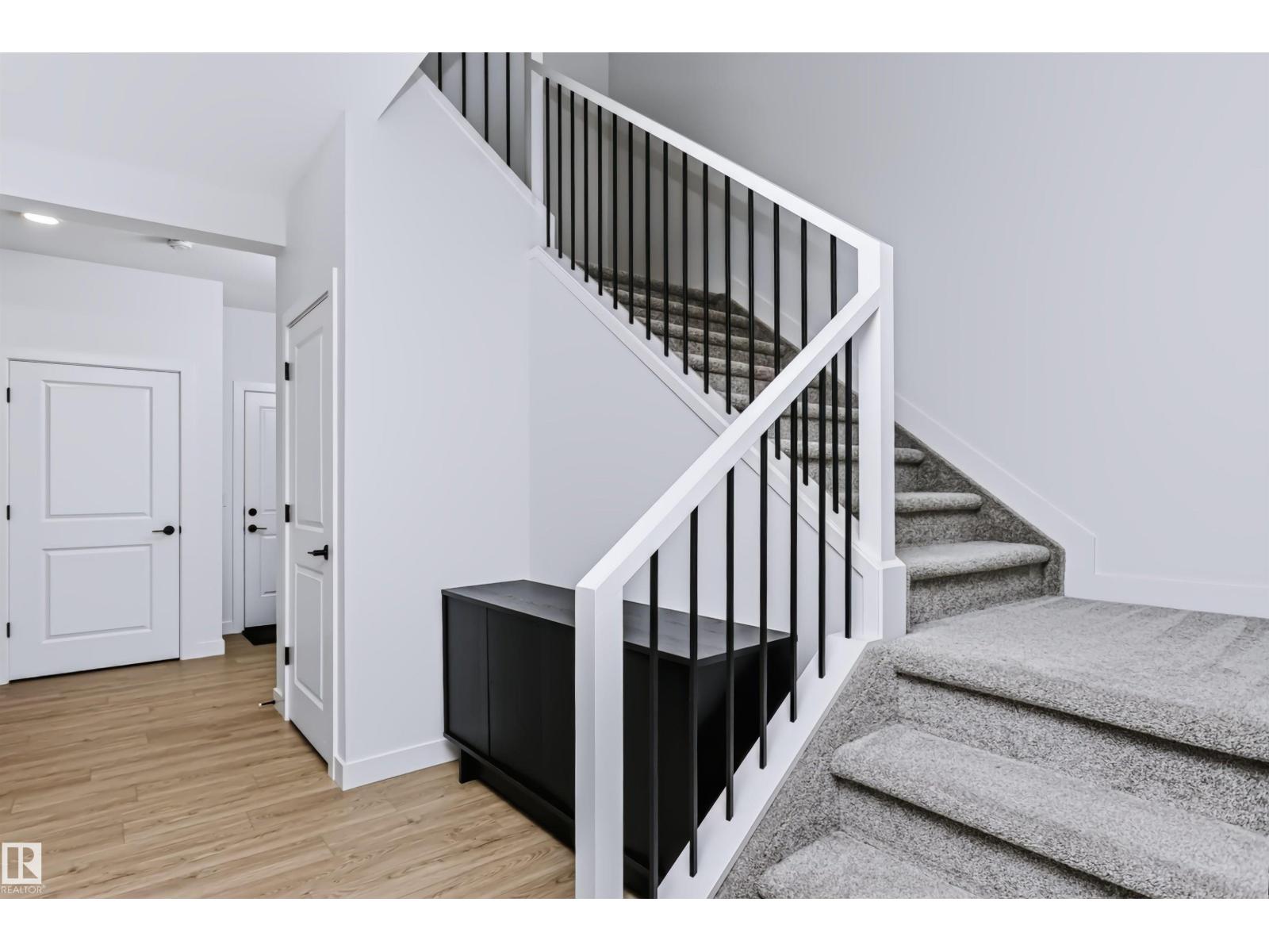 51 ASHBURY CR - 15