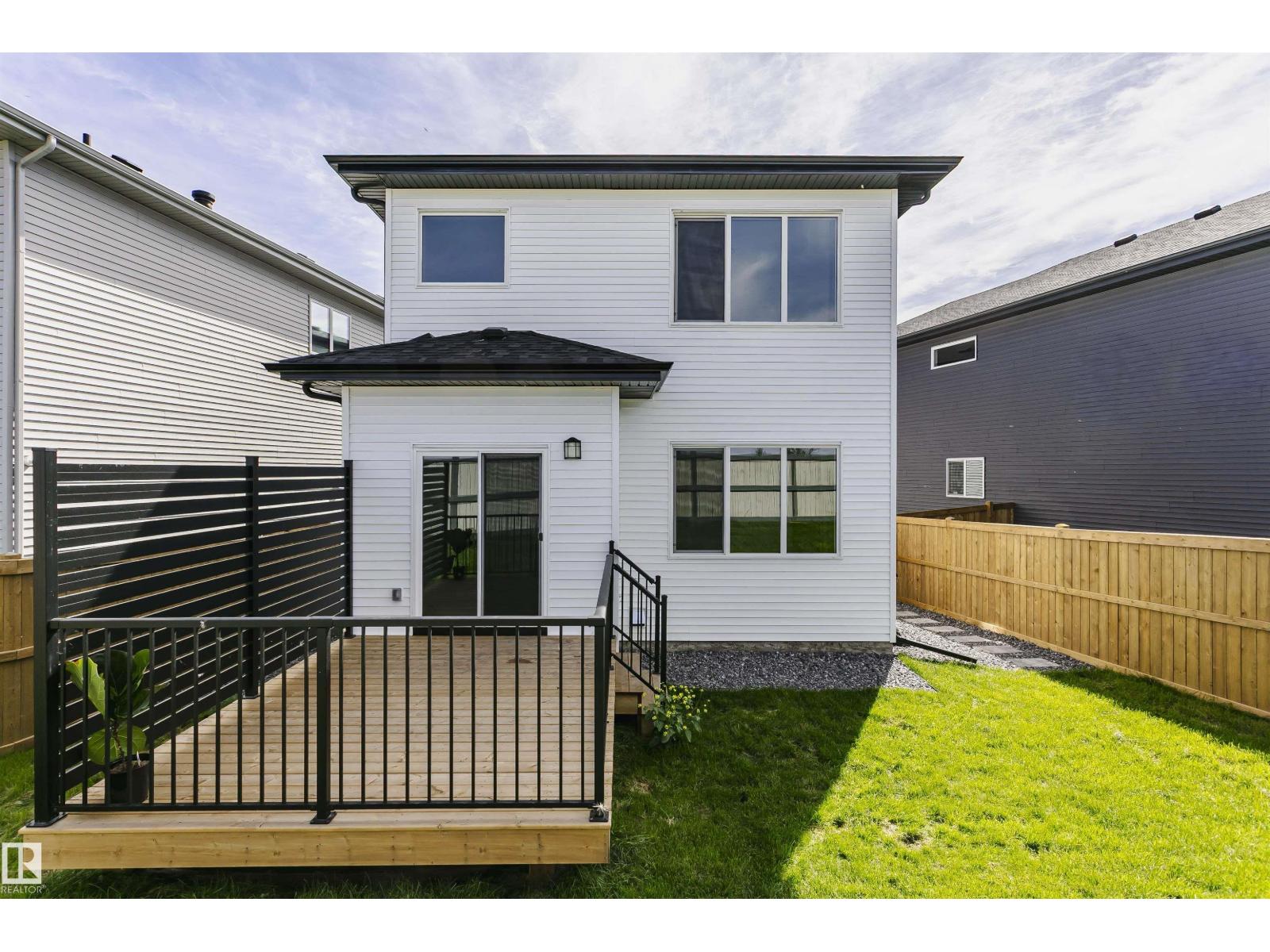51 ASHBURY CR - 33
