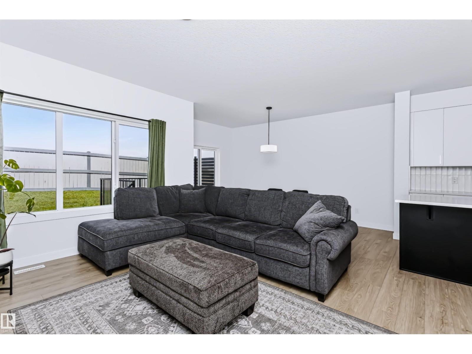 51 ASHBURY CR - Image 9