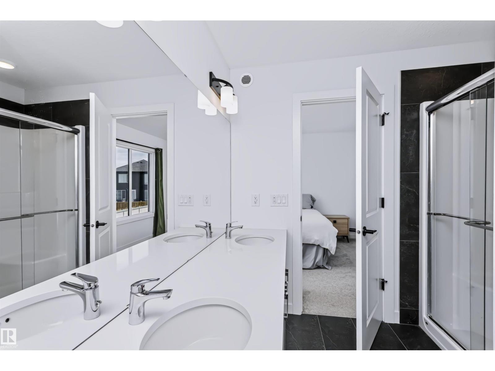 51 ASHBURY CR - 24