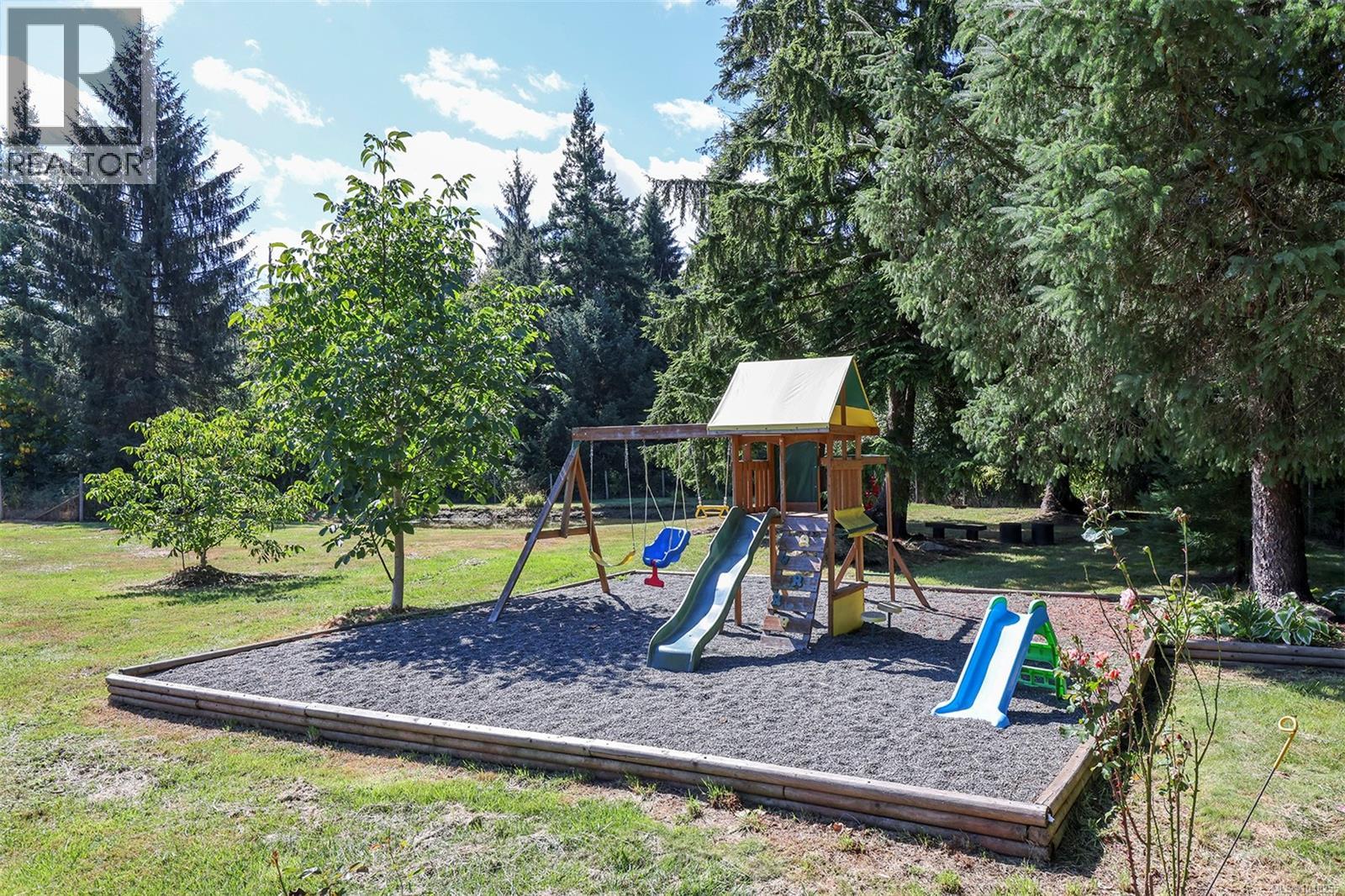 4114 Island Hwy S - 47