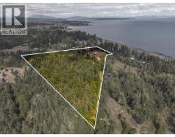 Bedroom - 4114 Island Hwy S, Campbell River, BC V9H1B5 Photo 6