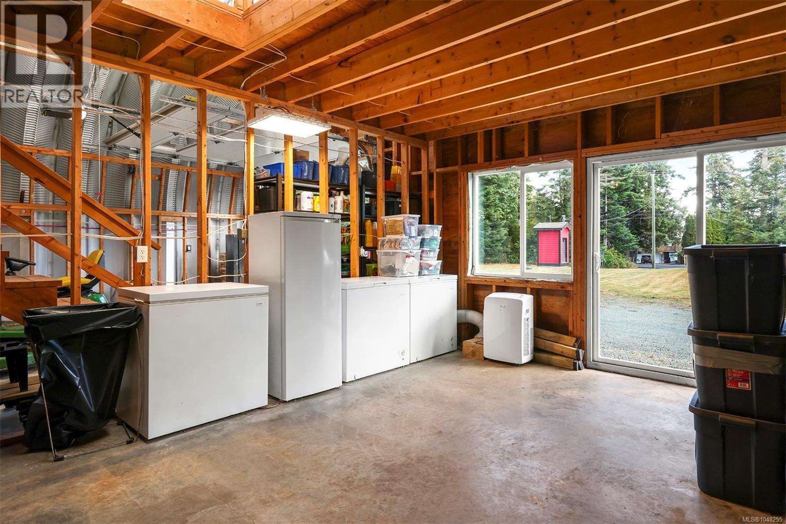 4114 Island Hwy S - 37
