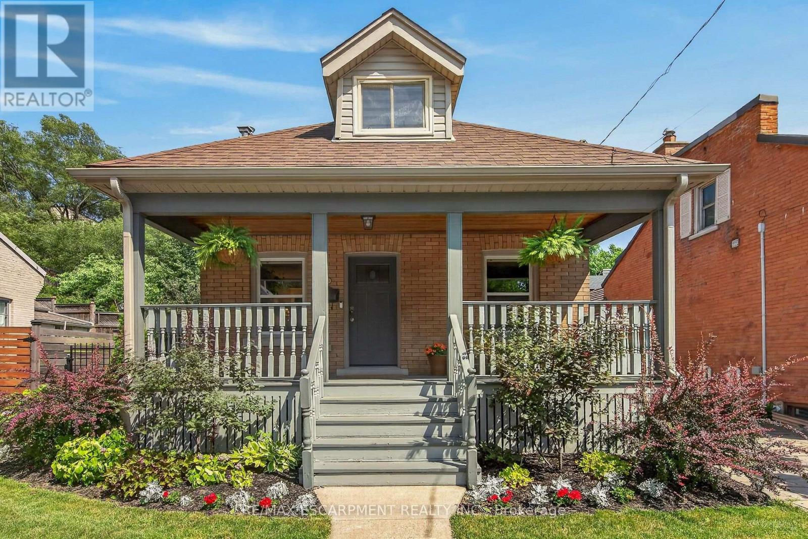 163 HESS STREET S - 3